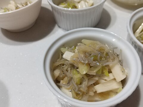 簡単に副菜❗️長芋と長葱しらす胡麻油炒め和え